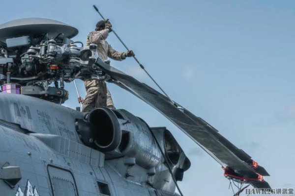 翼牛网 加拿大水兵清洁CH-148“飓风”直升机 定期维护有效延长使用寿命