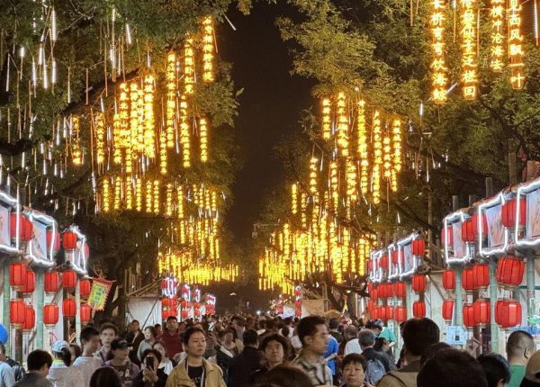 恒财网 铠甲巡游震全场，美食街头引万人，宛平城里啥最香？